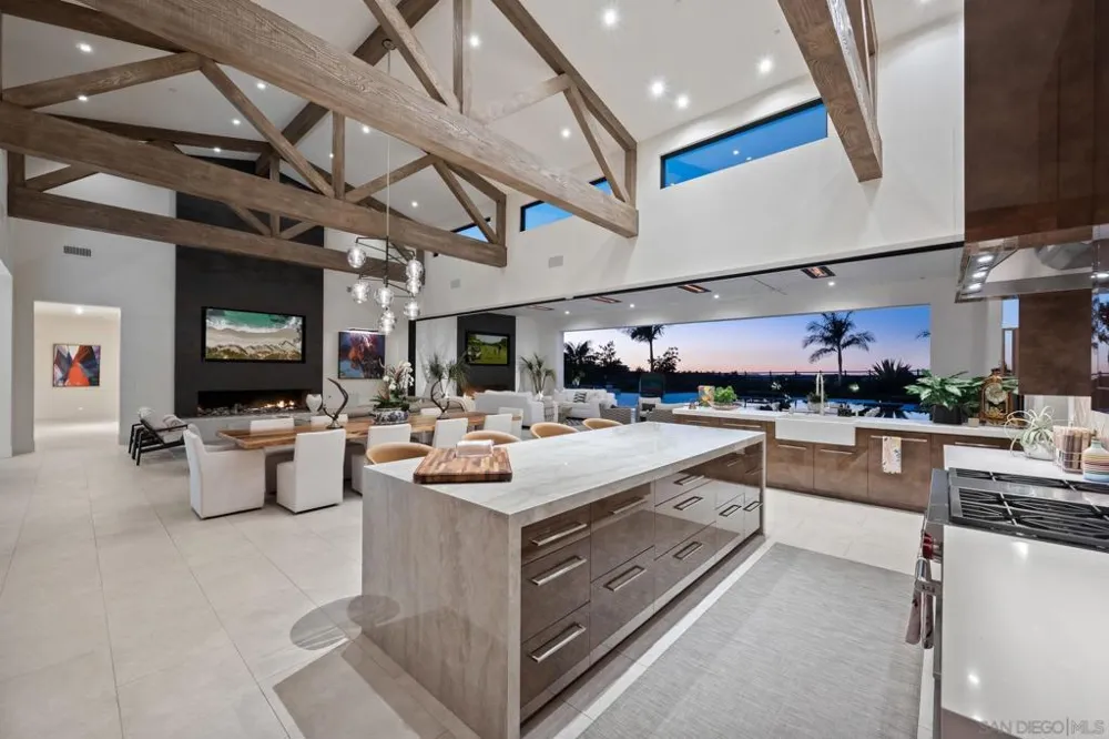 16786 Calle Hermosa San Diego, CA 92127