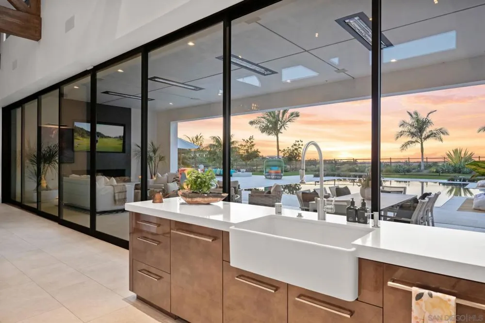 16786 Calle Hermosa San Diego, CA 92127