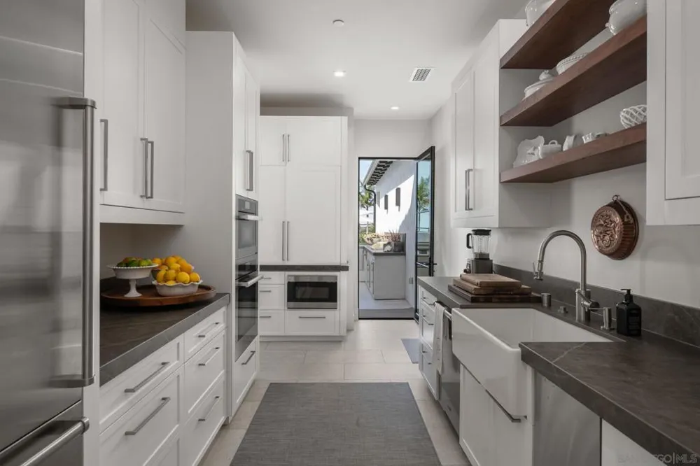16786 Calle Hermosa San Diego, CA 92127