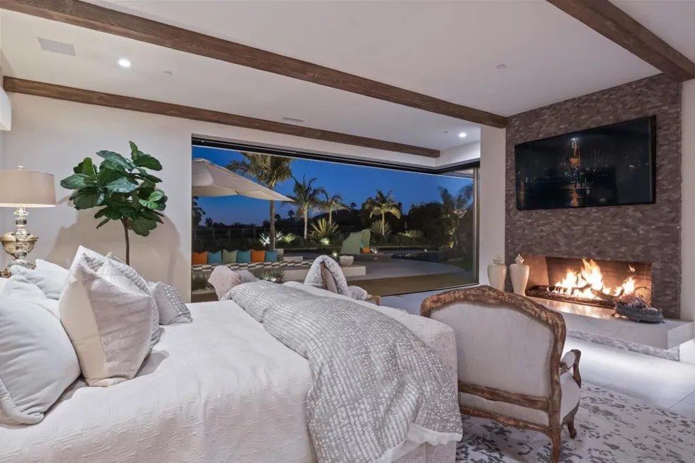 16786 Calle Hermosa San Diego, CA 92127