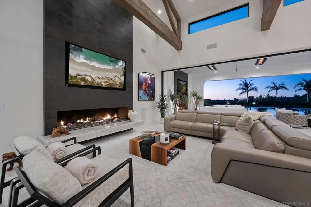 16786 Calle Hermosa San Diego, CA 92127