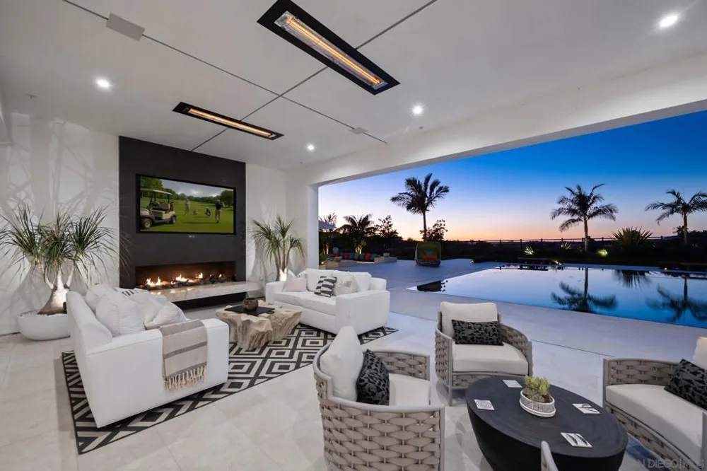 16786 Calle Hermosa San Diego, CA 92127