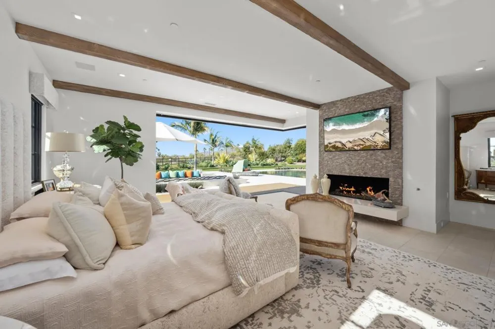 16786 Calle Hermosa San Diego, CA 92127