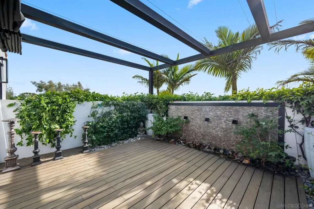 16786 Calle Hermosa San Diego, CA 92127