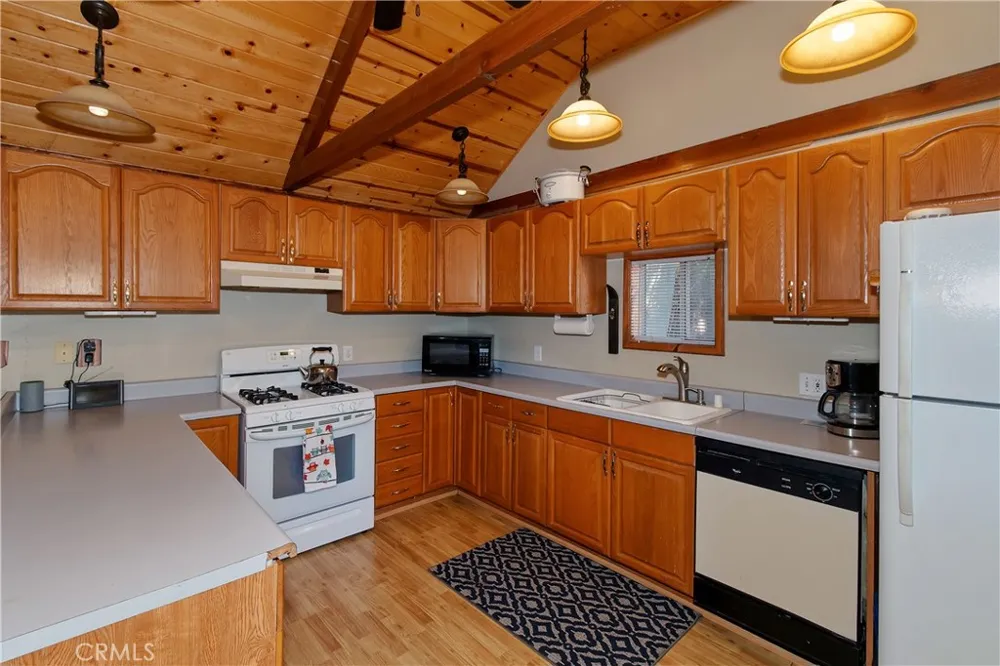 33874 Green Valley Lake Road Green Valley Lake, CA 92341