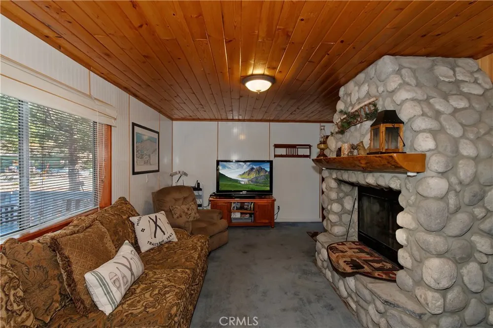 33874 Green Valley Lake Road Green Valley Lake, CA 92341