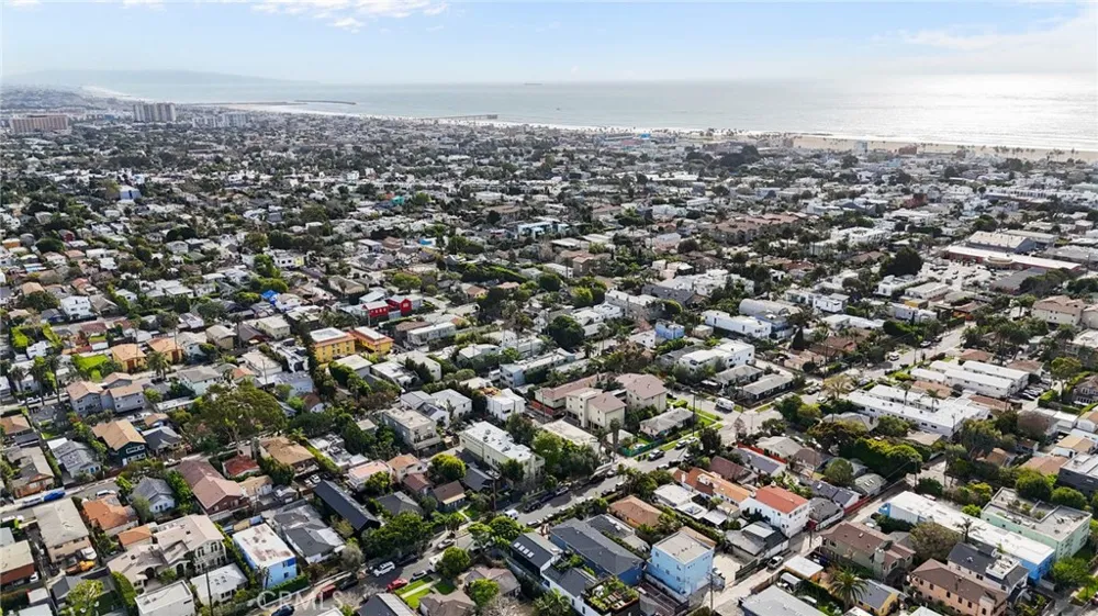 616 Sunset Venice, CA 90291
