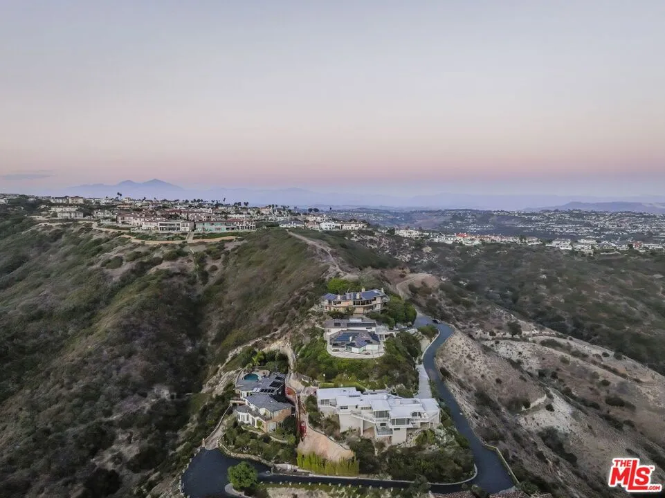 150 Vista Del Sol Avenue Laguna Beach, CA 92651