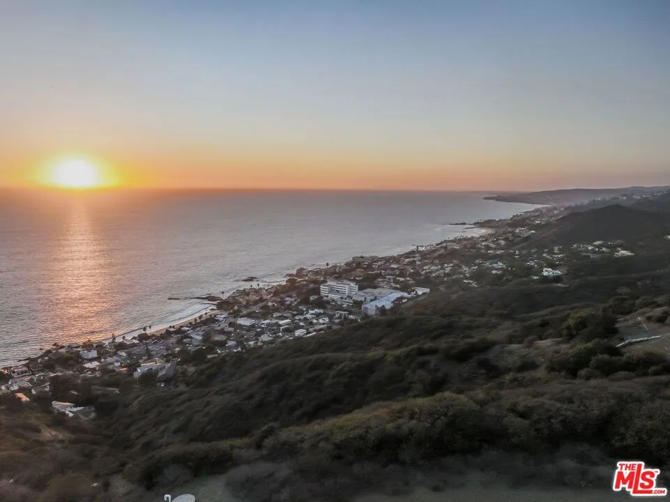 150 Vista Del Sol Avenue Laguna Beach, CA 92651