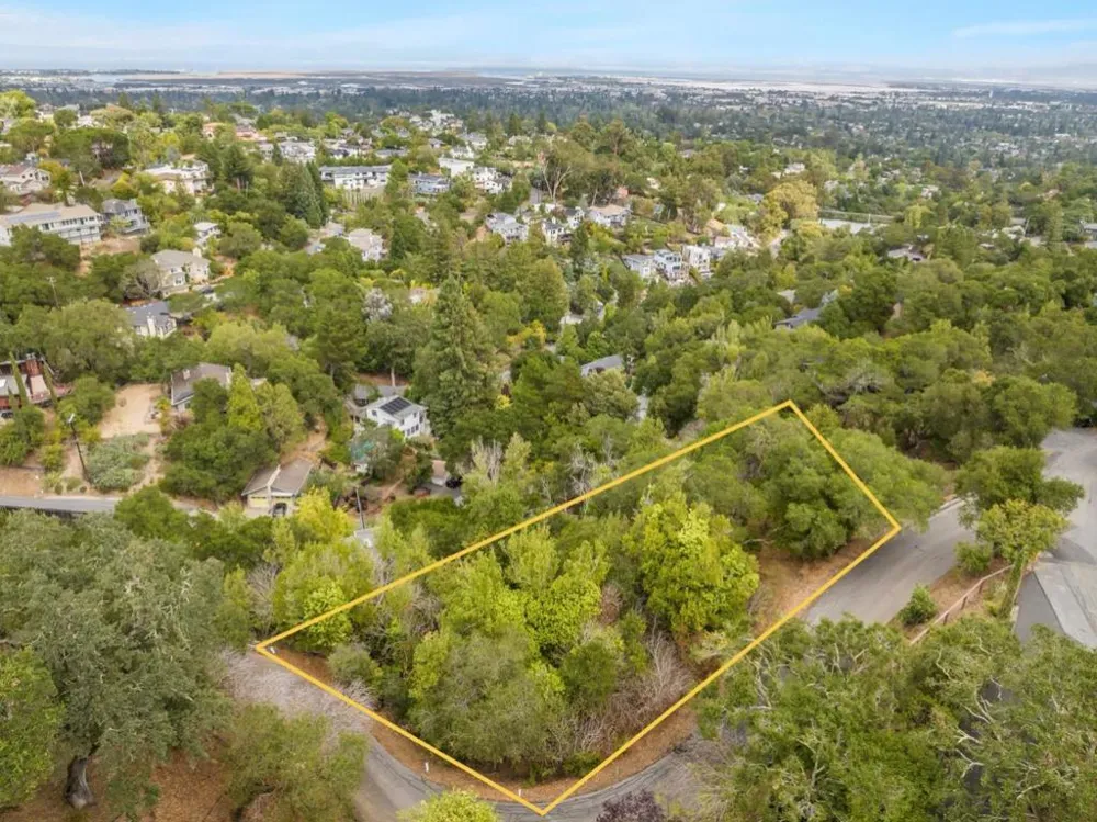 Lakeview Way Redwood City, CA 94062