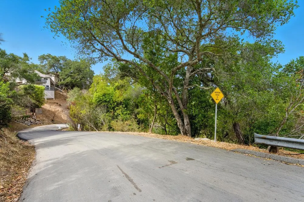 Lakeview Way Redwood City, CA 94062