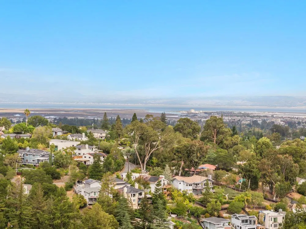 Lakeview Way Redwood City, CA 94062