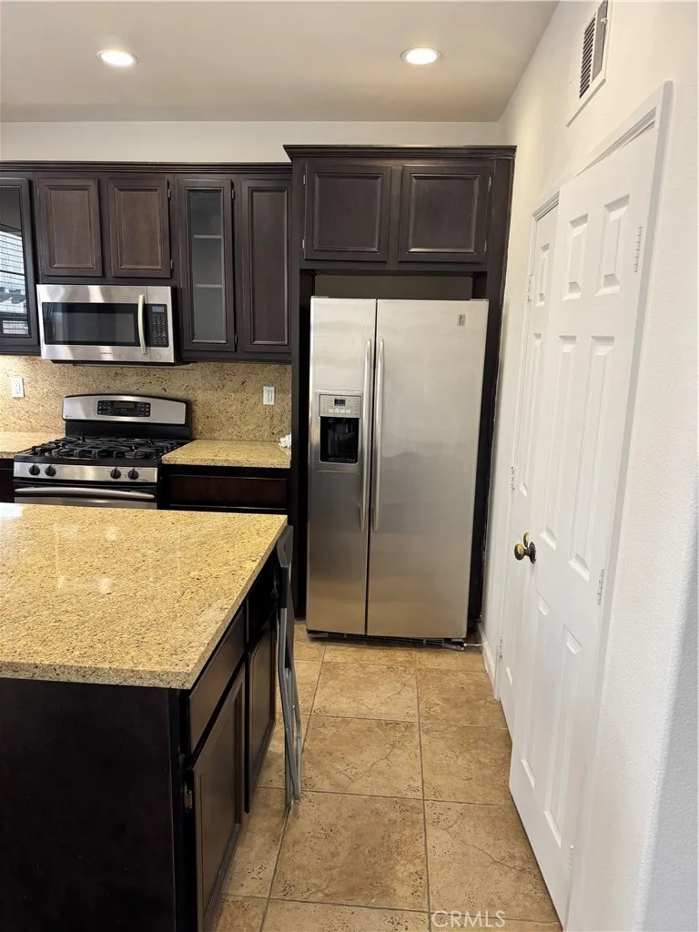 4445 Owens Corona, CA 92883