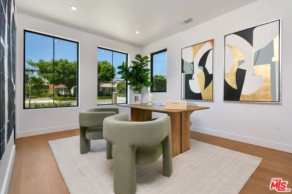 112 S Valley Street Toluca Lake, CA 91505