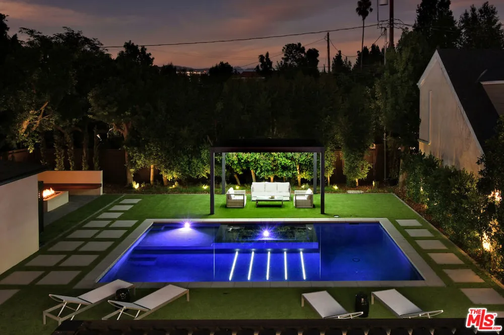 112 S Valley Street Toluca Lake, CA 91505