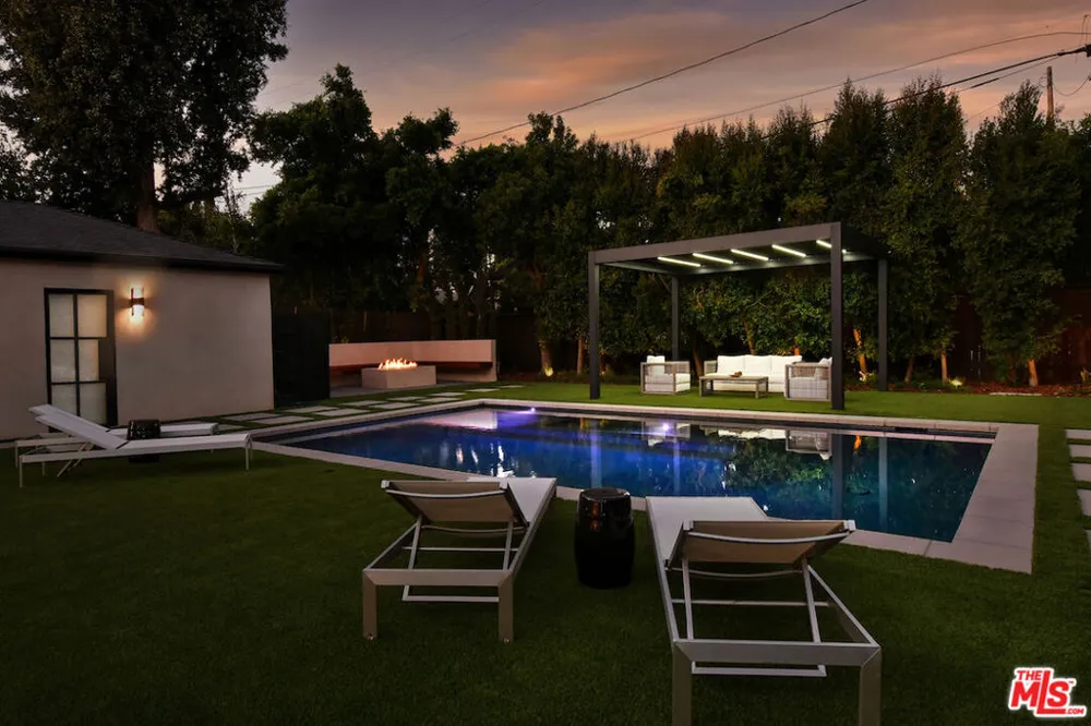 112 S Valley Street Toluca Lake, CA 91505