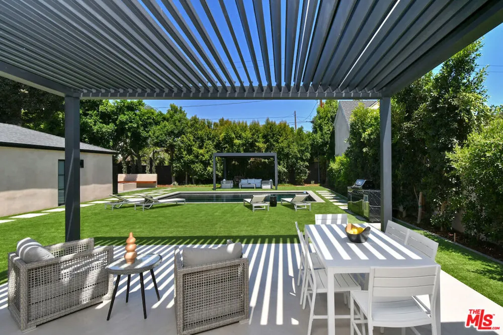 112 S Valley Street Toluca Lake, CA 91505