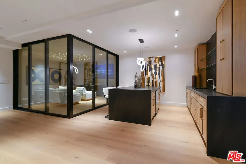 112 S Valley Street Toluca Lake, CA 91505