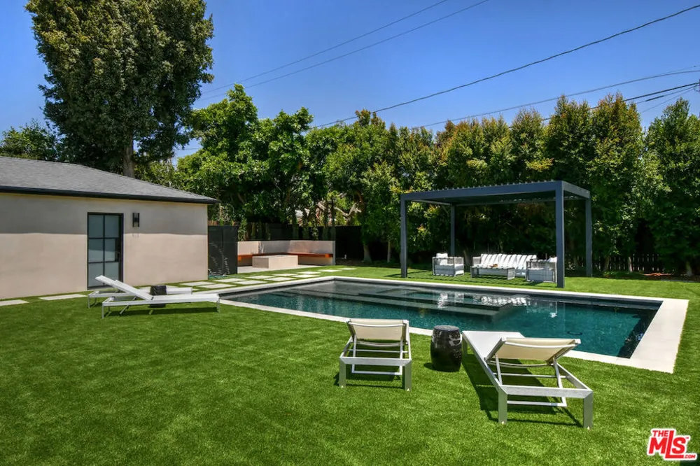 112 S Valley Street Toluca Lake, CA 91505
