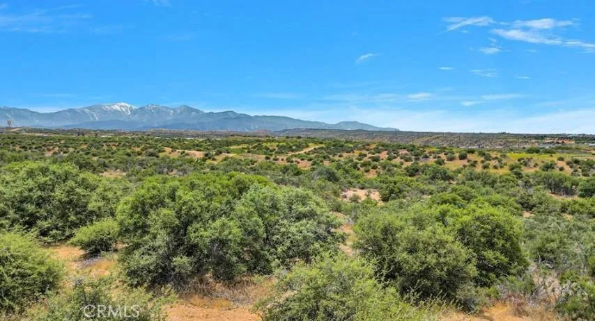 Mariposa Oak Hills, CA 92344