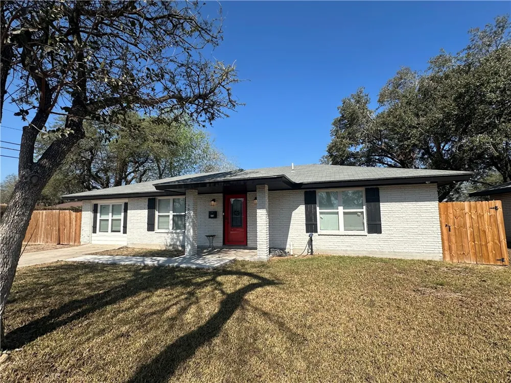 1001 E Hefferman Street Beeville, TX 78102