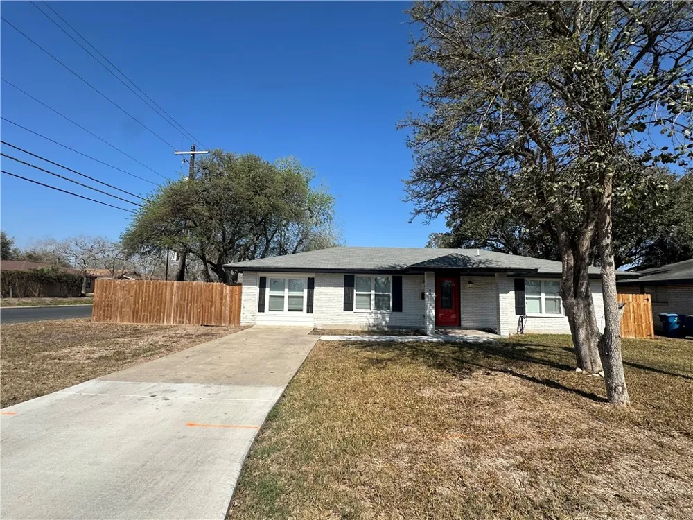 1001 E Hefferman Street Beeville, TX 78102