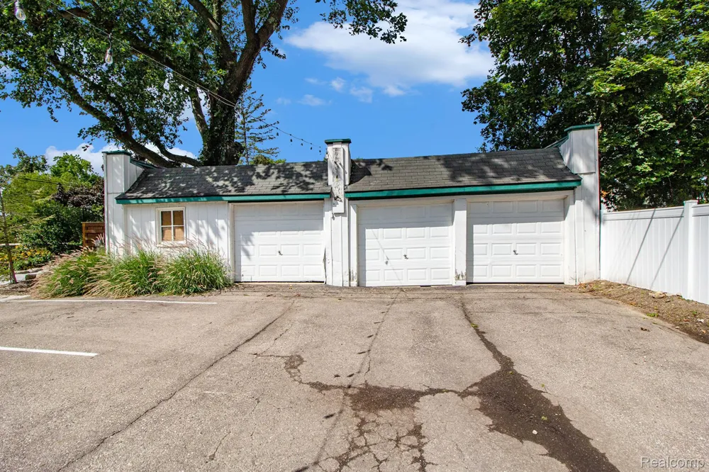 155 Main Street Clarkston City, MI 48346