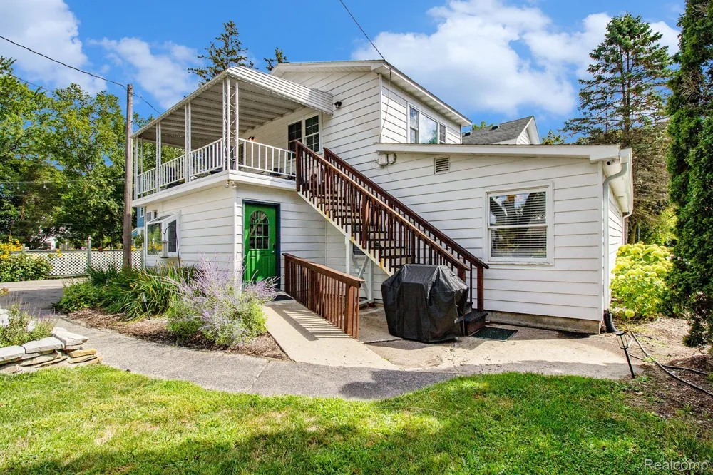 155 Main Street Clarkston City, MI 48346