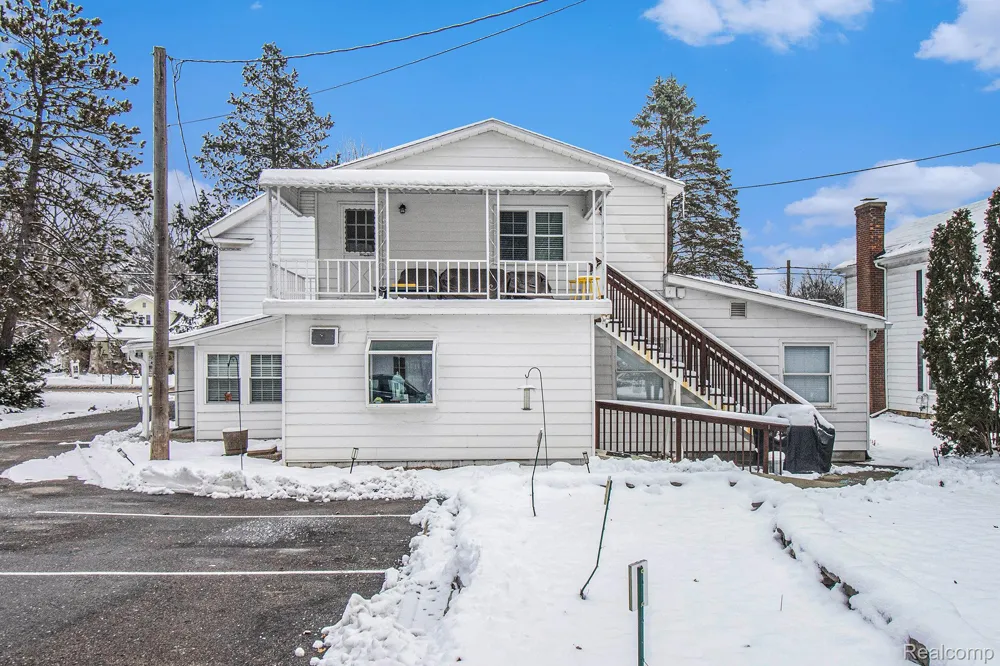 155 Main Street Clarkston City, MI 48346