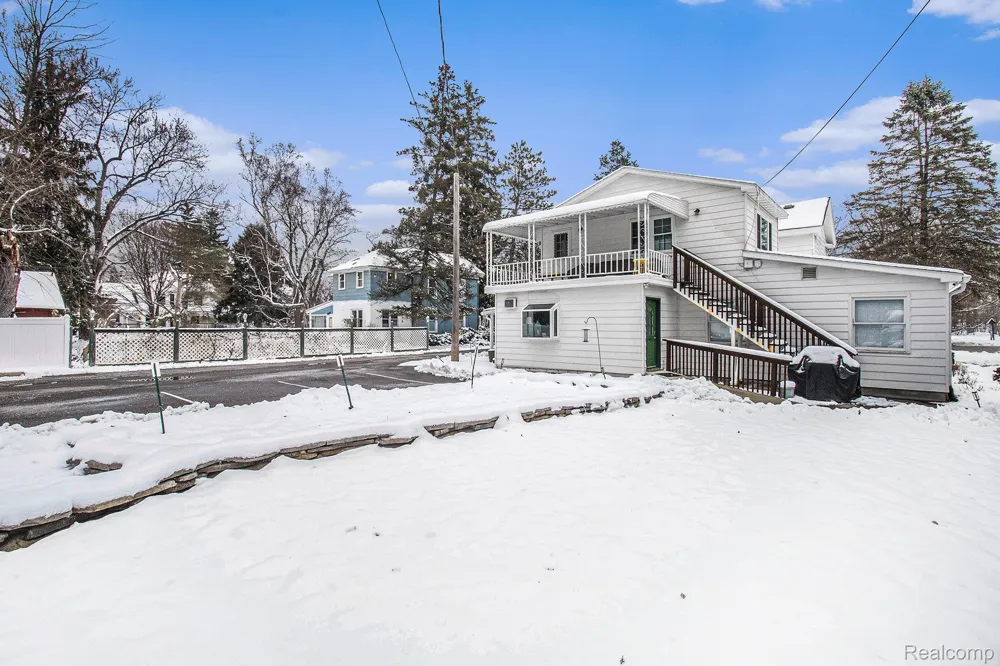 155 Main Street Clarkston City, MI 48346