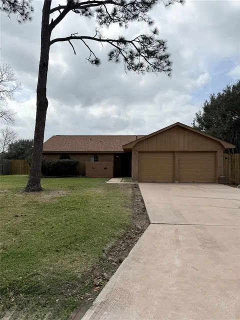 3808 Holly Glen