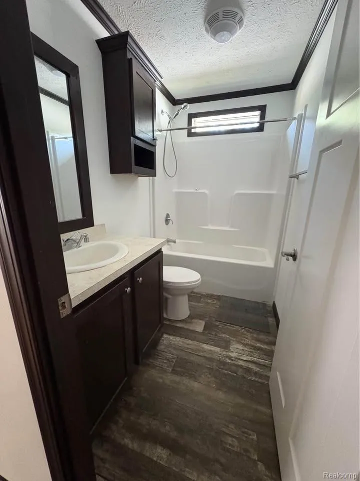 6421 Breezeway Drive Brighton City, MI 48114