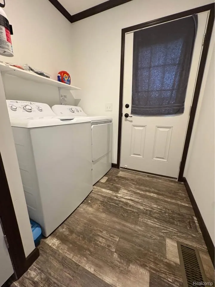 6421 Breezeway Drive Brighton City, MI 48114