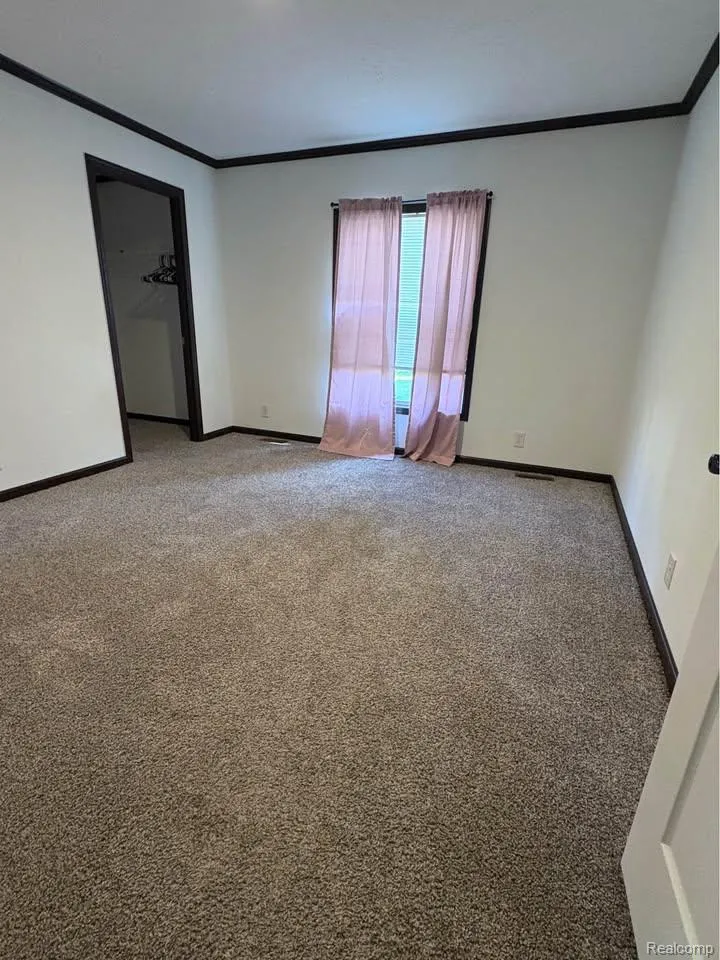 6421 Breezeway Drive Brighton City, MI 48114