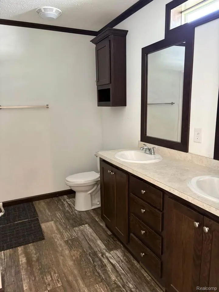 6421 Breezeway Drive Brighton City, MI 48114