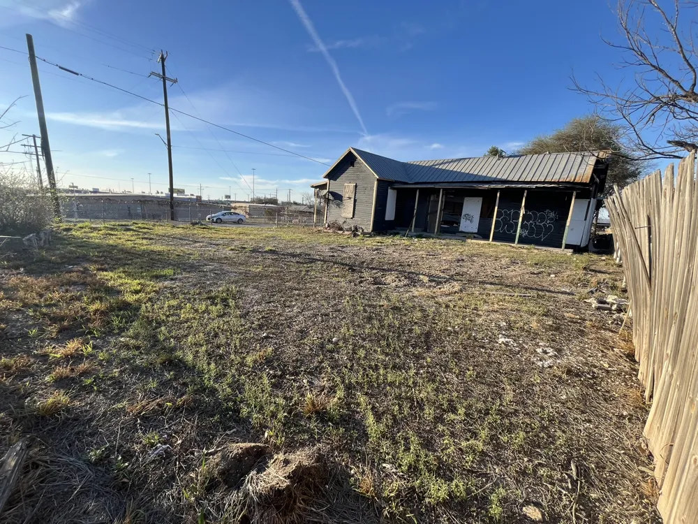 1404 OLIVE STREET San Antonio, TX 78208