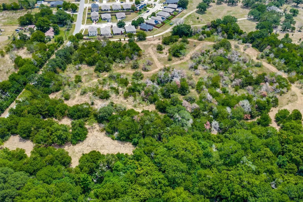 W End Terrell, TX 75160