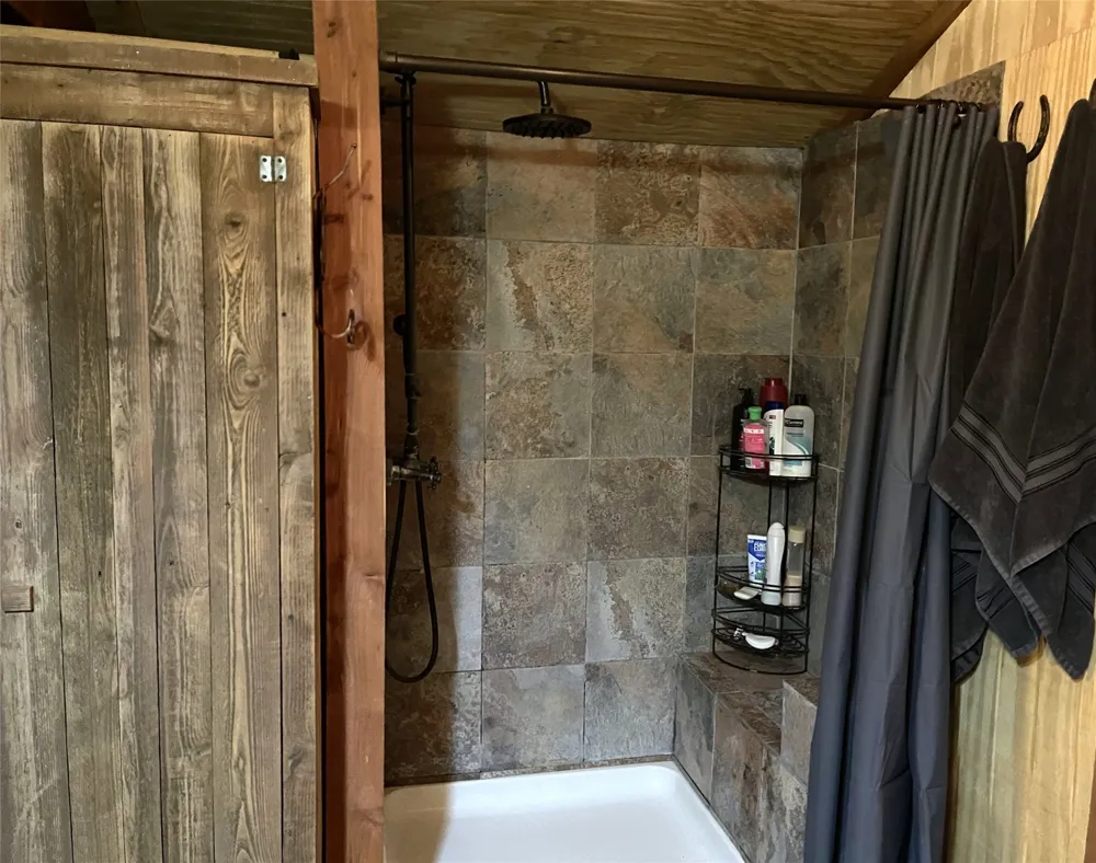 233 PR 247 Oakwood, TX 75855