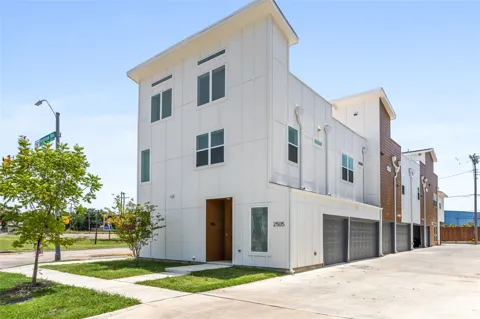 2505 Benbrook Boulevard #503