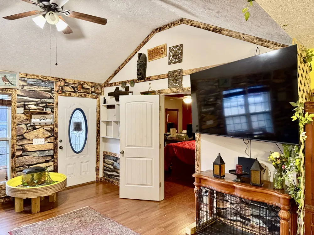 225 Lake Forrest Rd Lynchburg, TN 37352
