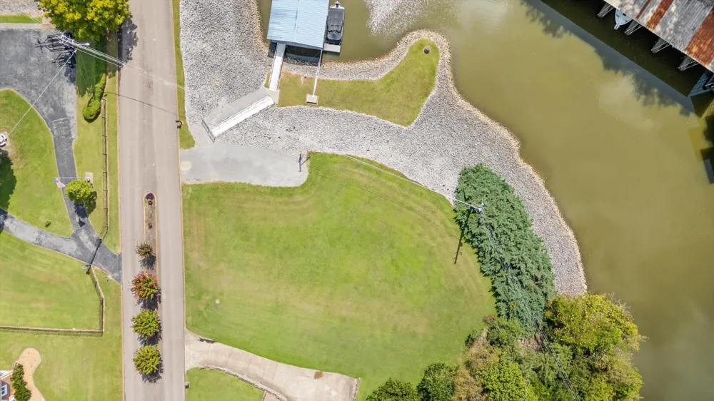3237 Waterfront Dr Chattanooga, TN 37419