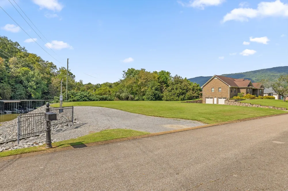 3237 Waterfront Dr Chattanooga, TN 37419