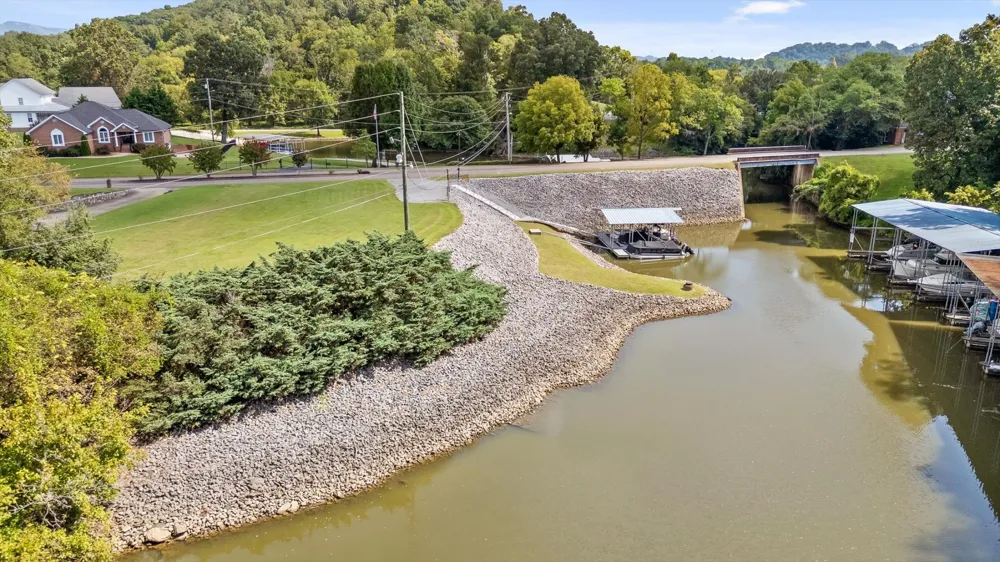 3237 Waterfront Dr Chattanooga, TN 37419
