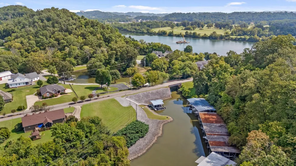 3237 Waterfront Dr Chattanooga, TN 37419