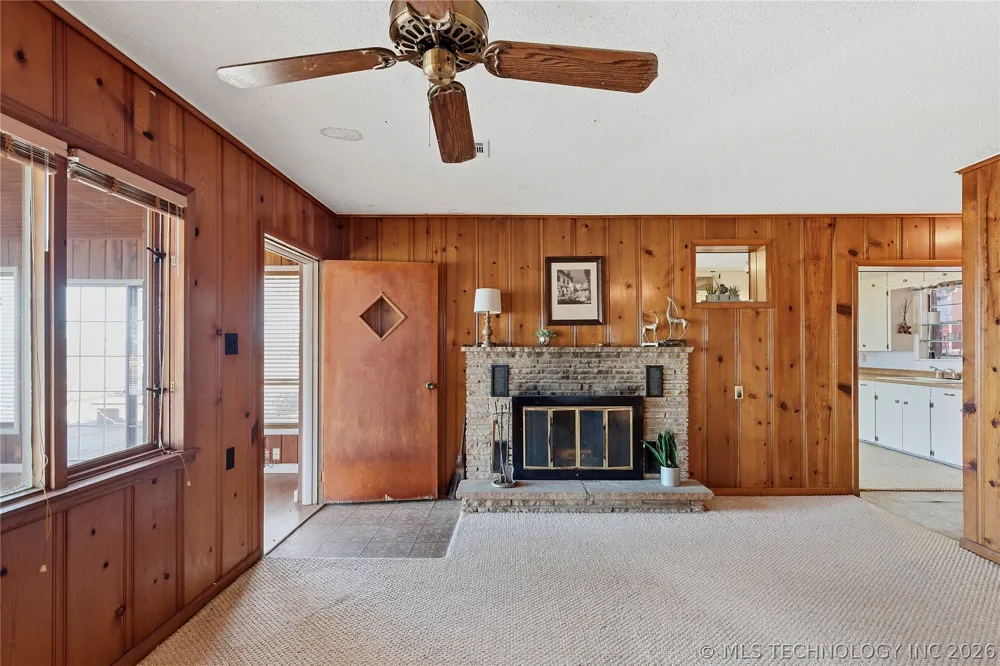 32262 E 720 ROAD Wagoner, OK 74467