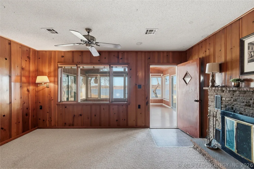 32262 E 720 ROAD Wagoner, OK 74467