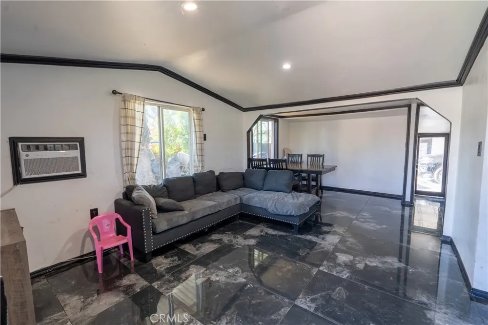 3895 Twining Jurupa Valley, CA 92509