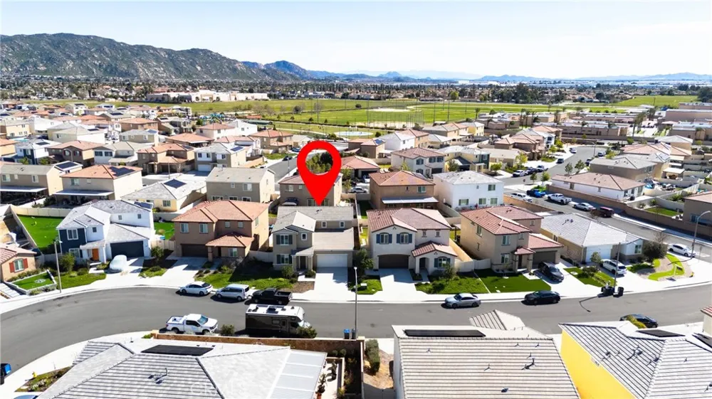 15594 Raptor Moreno Valley, CA 92551