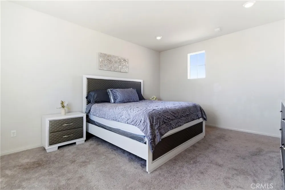 15594 Raptor Moreno Valley, CA 92551