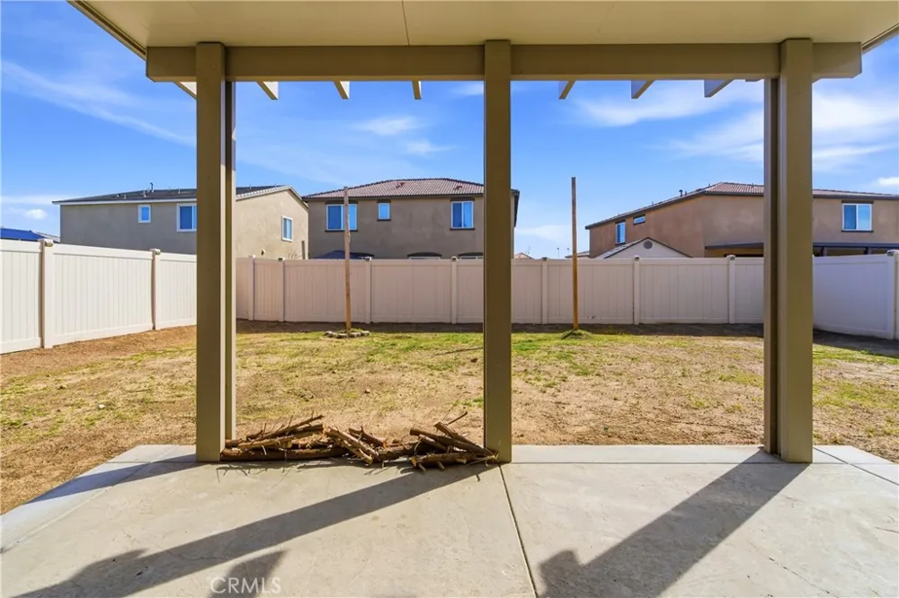 15594 Raptor Moreno Valley, CA 92551